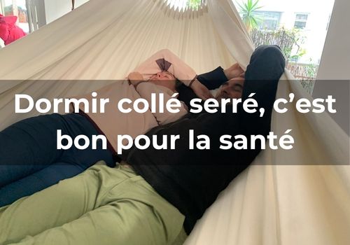 Dormir collé serré, à deux dans un hamac